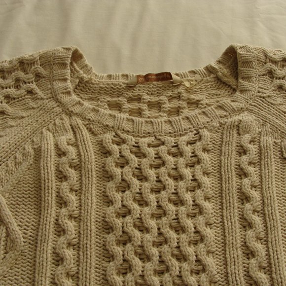 SOFT SURROUNDINGS Creamy Beige Long Sleeve CHUNKY Knit FISHERMAN's Sweater Sz M - Picture 3 of 5